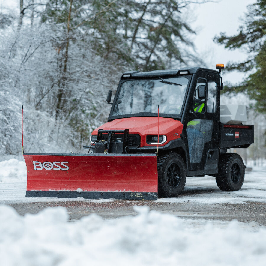 BOSS COMPACT VEHICLE PLOW (STB13759B)