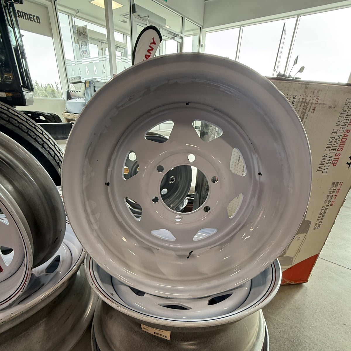 16- Rim White Spoke 6 Hole