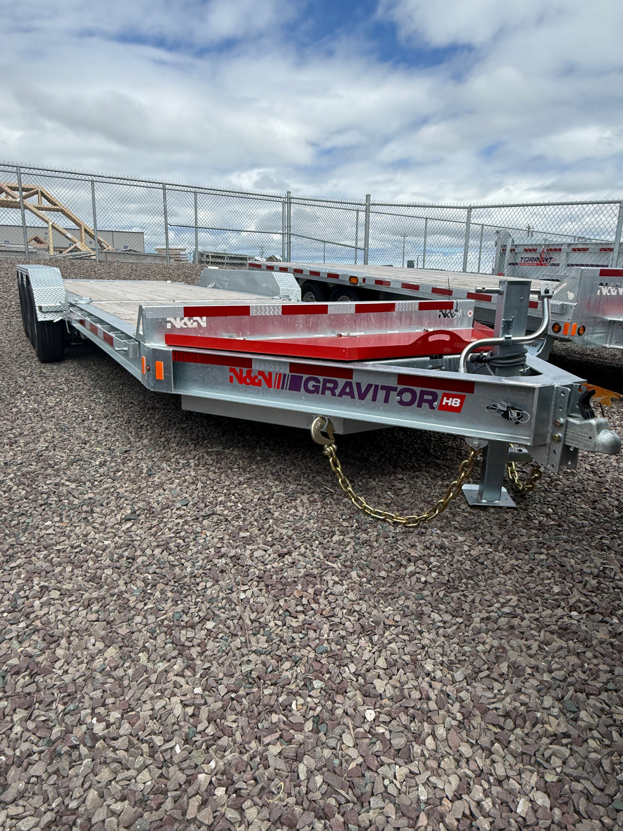 N&N Tilt Gravitor Series 8.5'x16' tri-axle